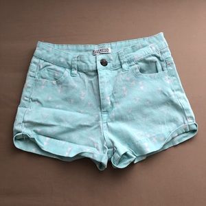 Sale! 2/$15 Pretty summer jean shorts by Bluenotes
